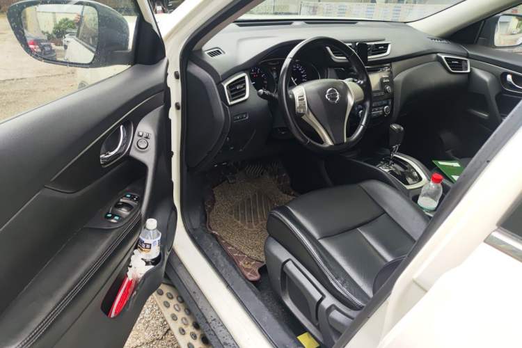 Used Nissan X-Trail 2014 2.0L CVT Comfort Edition 2WD Driver Seat