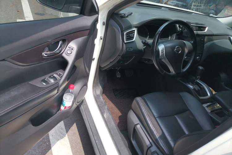 Used Nissan X-Trail 2014 2.0L CVT Comfort Edition 2WD Driver Seat