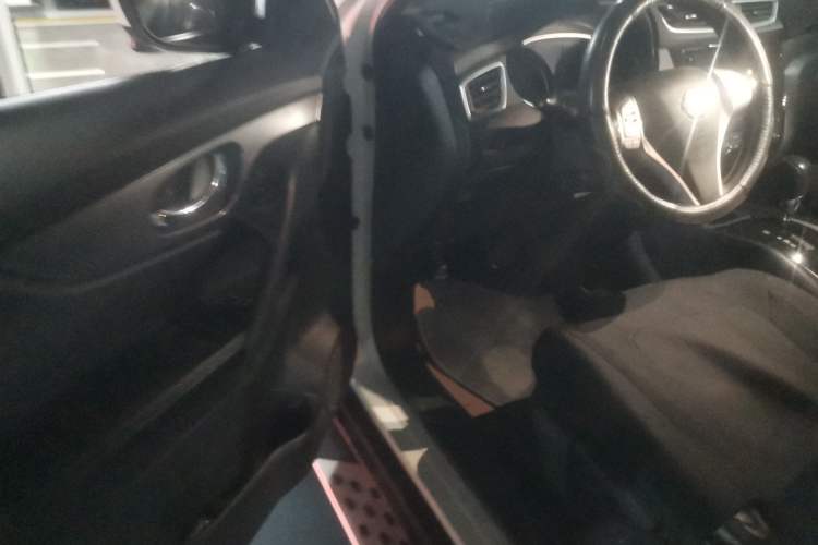 Used Nissan X-Trail 2014 2.0L CVT Comfort Edition 2WD Driver Seat