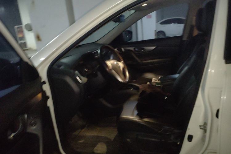 Used Nissan X-Trail 2014 2.0L CVT Comfort Edition 2WD Driver Seat
