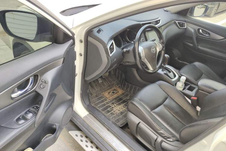 Used Nissan X-Trail 2014 2.0L CVT Comfort Edition 2WD Driver Seat