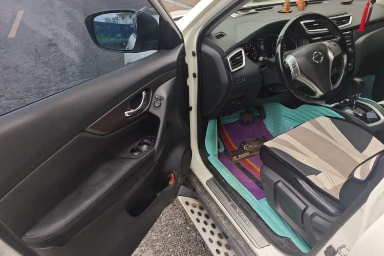 Used Nissan X-Trail 2014 2.0L CVT Comfort Edition 2WD Driver Seat