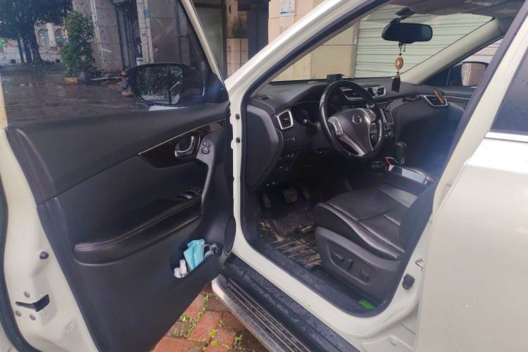 Used Nissan X-Trail 2014 2.5L CVT Ultimate Edition 4WD Driver Seat