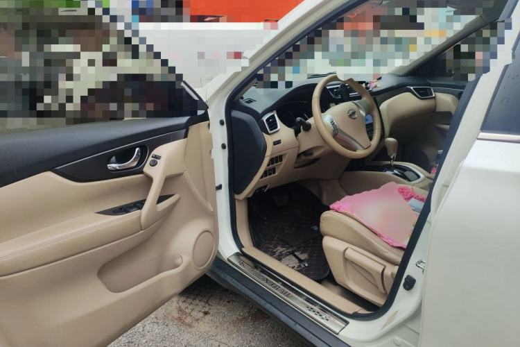 Used Nissan X-Trail 2014 2.0L CVT Comfort Edition 2WD Driver Seat