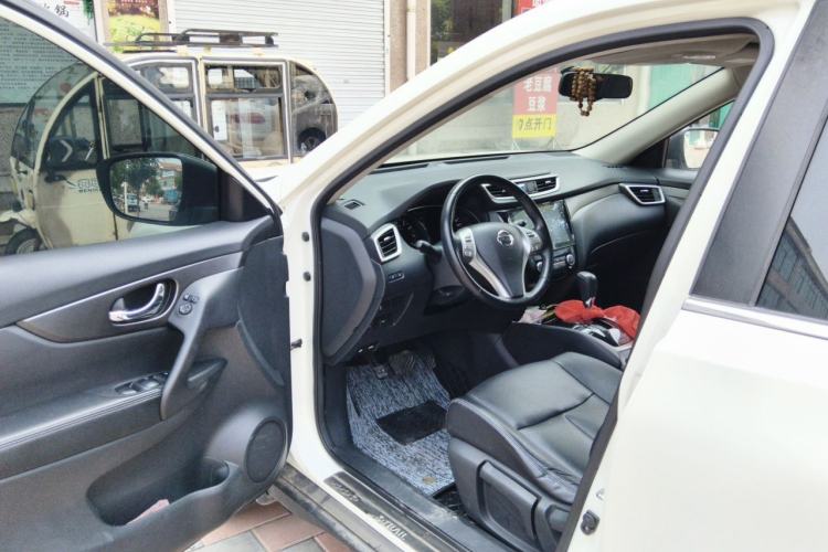 Used Nissan X-Trail 2014 2.0L CVT Smart Edition 2WD Driver Seat