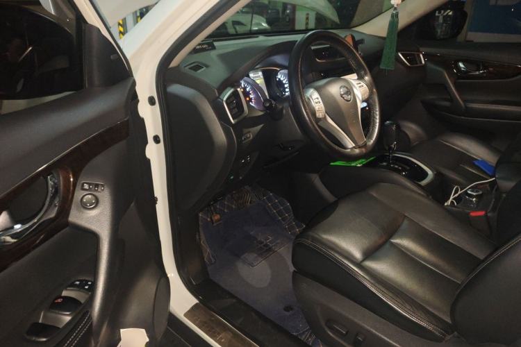 Used Nissan X-Trail 2014 2.5L CVT Ultimate Edition 4WD Driver Seat