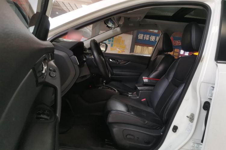 Used Nissan X-Trail 2014 2.5L CVT Leading Edition 4WD Driver Seat