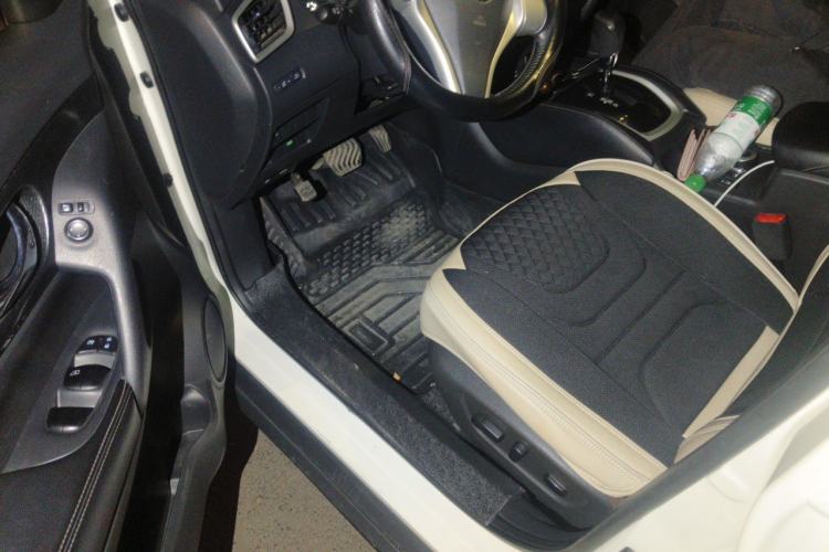 Used Nissan X-Trail 2014 2.5L CVT Leading Edition 4WD Driver Seat
