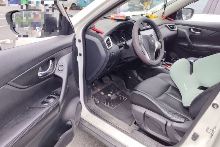 Used Nissan X-Trail 2014 2.0L CVT Comfort Edition 2WD Driver Seat