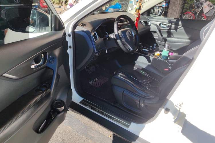 Used Nissan X-Trail 2014 2.0L CVT Comfort Edition 2WD Driver Seat
