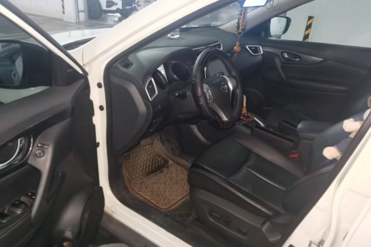 Used Nissan X-Trail 2014 2.5L CVT Luxury Edition 4WD Driver Seat