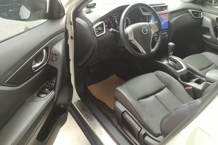 Used Nissan X-Trail 2014 2.0L CVT Comfort Edition 2WD Driver Seat