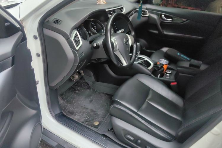 Used Nissan X-Trail 2014 2.5L CVT Luxury Edition 4WD Driver Seat