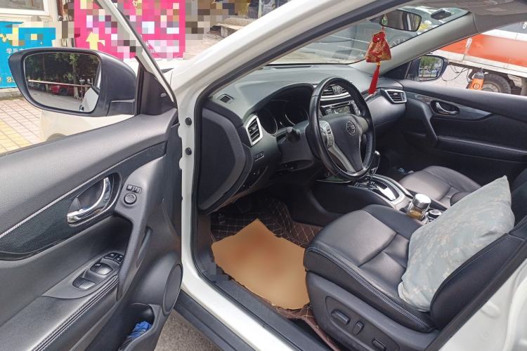 Used Nissan X-Trail 2014 2.5L CVT Luxury Edition 4WD Driver Seat