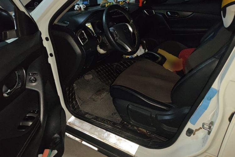 Used Nissan X-Trail 2014 2.0L CVT Comfort Edition 2WD Driver Seat
