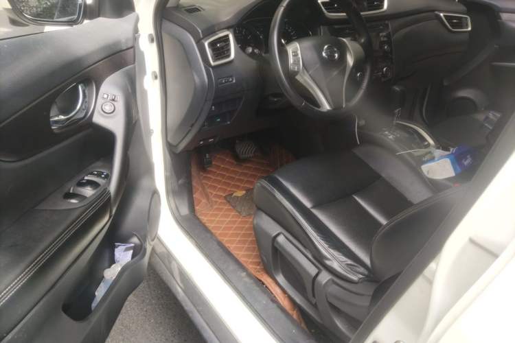 Used Nissan X-Trail 2014 2.0L CVT Comfort Edition 2WD Driver Seat