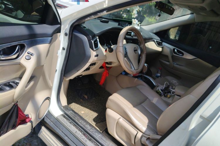 Used Nissan X-Trail 2014 2.0L CVT Comfort Edition 2WD Driver Seat