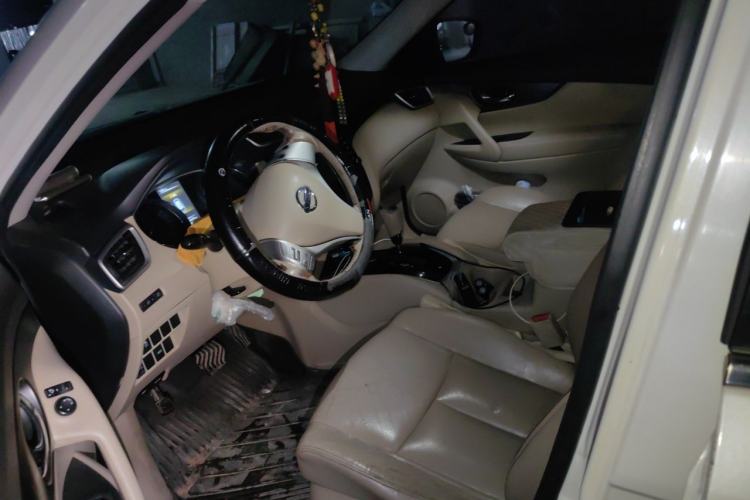 Used Nissan X-Trail 2014 2.0L CVT Comfort Edition 2WD Driver Seat