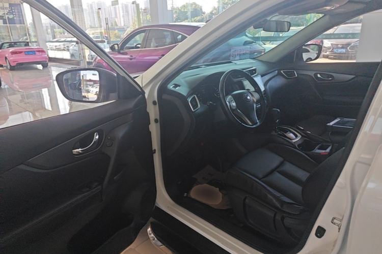 Used Nissan X-Trail 2014 2.0L CVT Comfort Edition 2WD Driver Seat