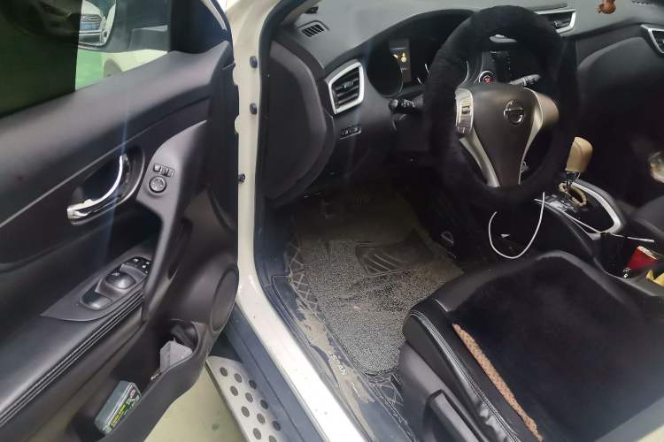 Used Nissan X-Trail 2014 2.0L CVT Comfort Edition 2WD Driver Seat