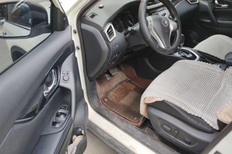 Used Nissan X-Trail 2014 2.5L CVT Luxury Edition 4WD Driver Seat