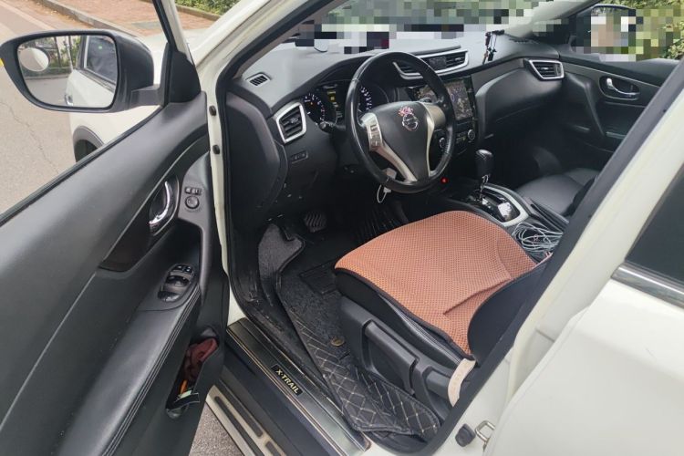 Used Nissan X-Trail 2014 2.0L CVT Comfort Edition 2WD Driver Seat