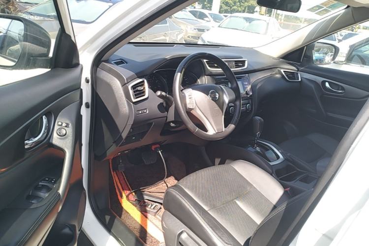 Used Nissan X-Trail 2014 2.0L CVT Comfort Edition 2WD Driver Seat