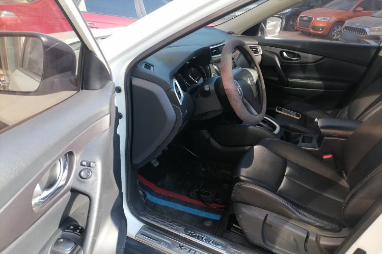 Used Nissan X-Trail 2014 2.0L CVT Comfort Edition 2WD Driver Seat