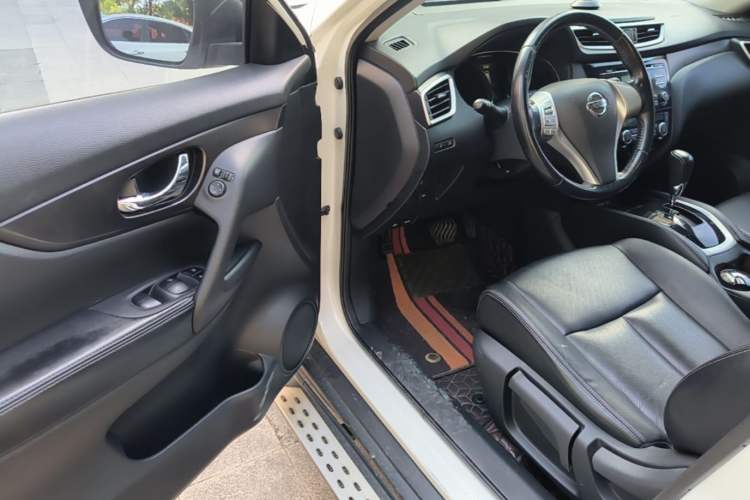 Used Nissan X-Trail 2014 2.0L CVT Comfort Edition 2WD Driver Seat