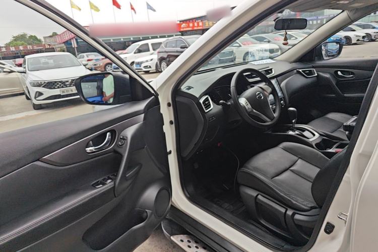 Used Nissan X-Trail 2014 2.0L CVT Comfort Edition 2WD Driver Seat