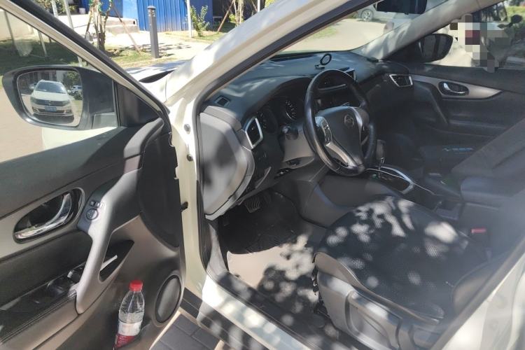 Used Nissan X-Trail 2014 2.0L CVT Comfort Edition 2WD Driver Seat