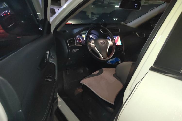 Used Nissan X-Trail 2014 2.0L CVT Comfort Edition 2WD Driver Seat