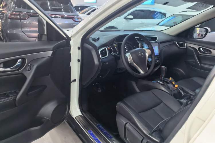 Used Nissan X-Trail 2014 2.0L CVT Comfort Edition 2WD Driver Seat