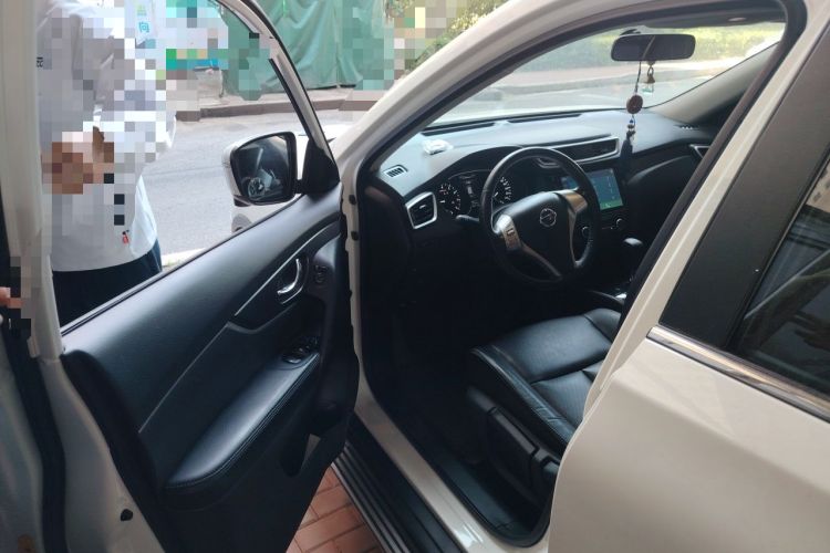 Used Nissan X-Trail 2014 2.0L CVT Comfort Edition 2WD Driver Seat