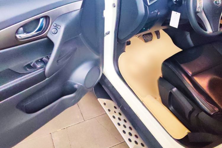Used Nissan X-Trail 2014 2.0L CVT Fashion Edition 2WD Driver Seat