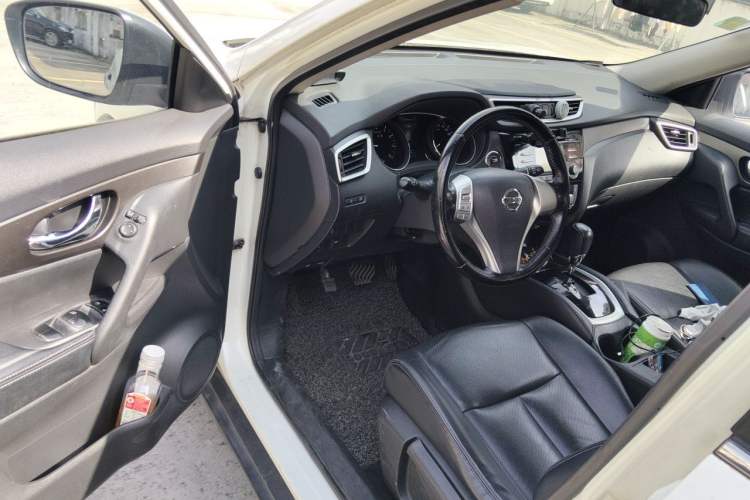 Used Nissan X-Trail 2014 2.0L CVT Comfort Edition 2WD Driver Seat