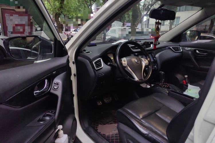 Used Nissan X-Trail 2014 2.5L CVT Luxury Edition 4WD Driver Seat
