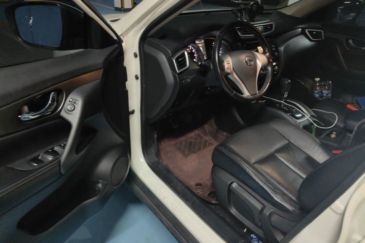 Used Nissan X-Trail 2014 2.0L CVT Comfort Edition 2WD Driver Seat
