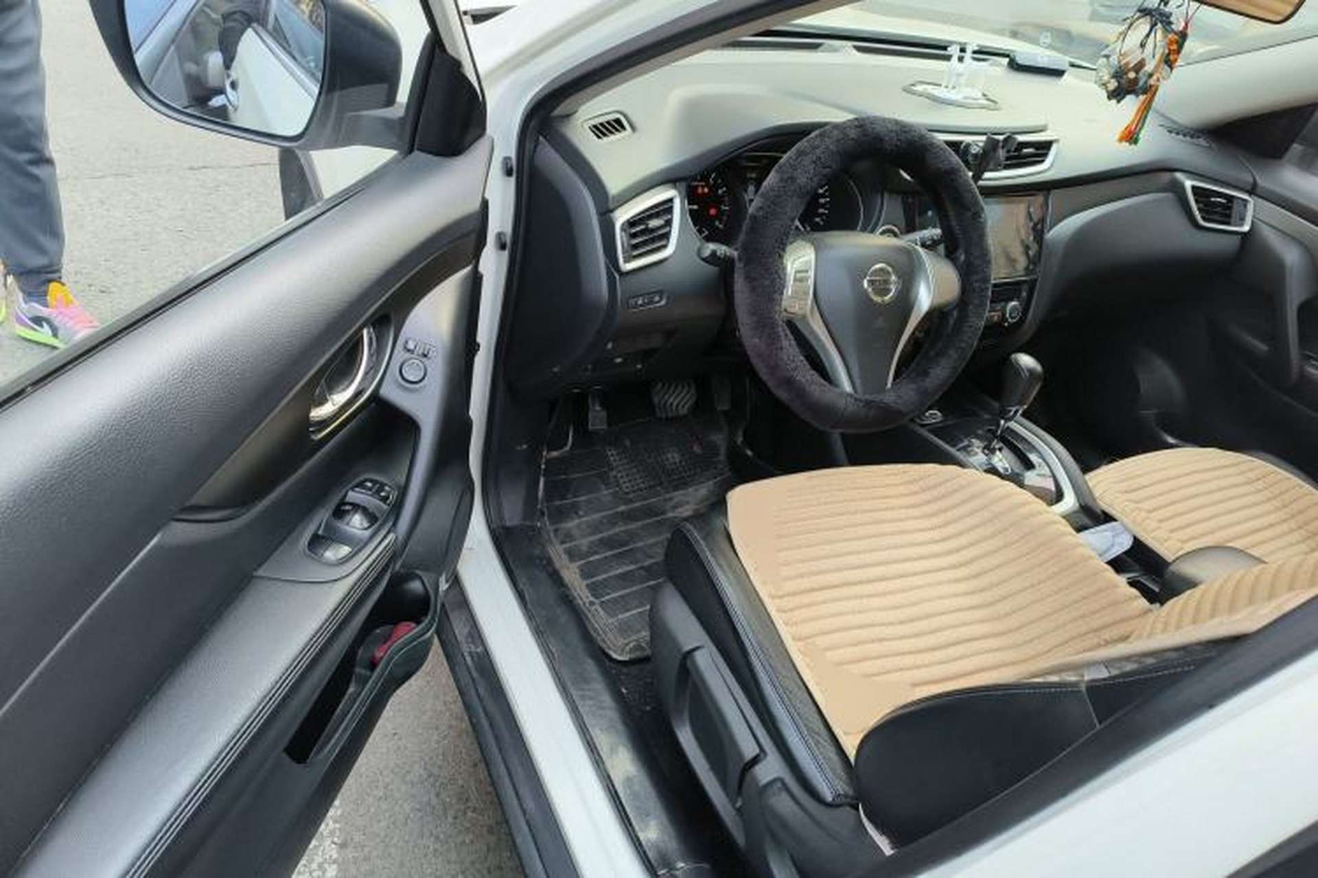 Used Nissan X-Trail 2014 2.0L CVT Comfort Edition 2WD Driver Seat