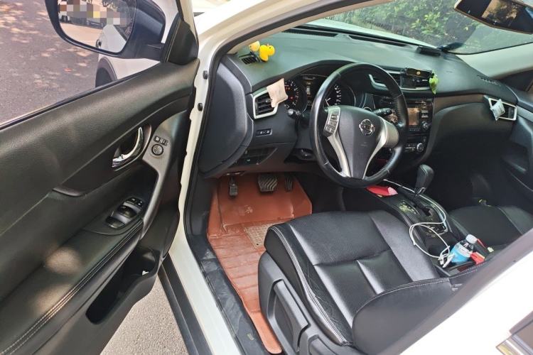 Used Nissan X-Trail 2014 2.0L CVT Comfort Edition 2WD Driver Seat