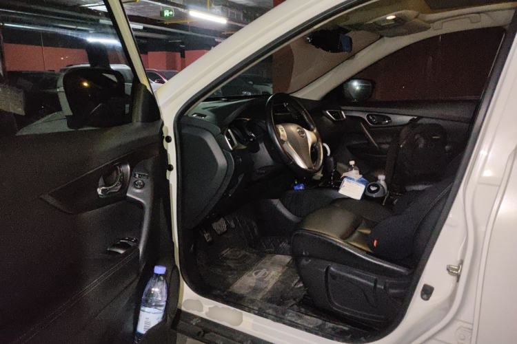 Used Nissan X-Trail 2014 2.0L CVT Comfort Edition 2WD Driver Seat