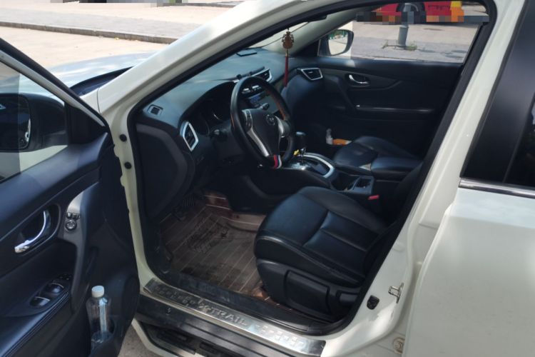 Used Nissan X-Trail 2014 2.0L CVT Comfort Edition 2WD Driver Seat