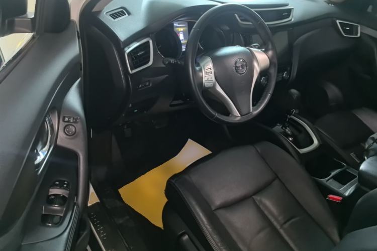 Used Nissan X-Trail 2014 2.0L CVT Comfort Edition 2WD Driver Seat