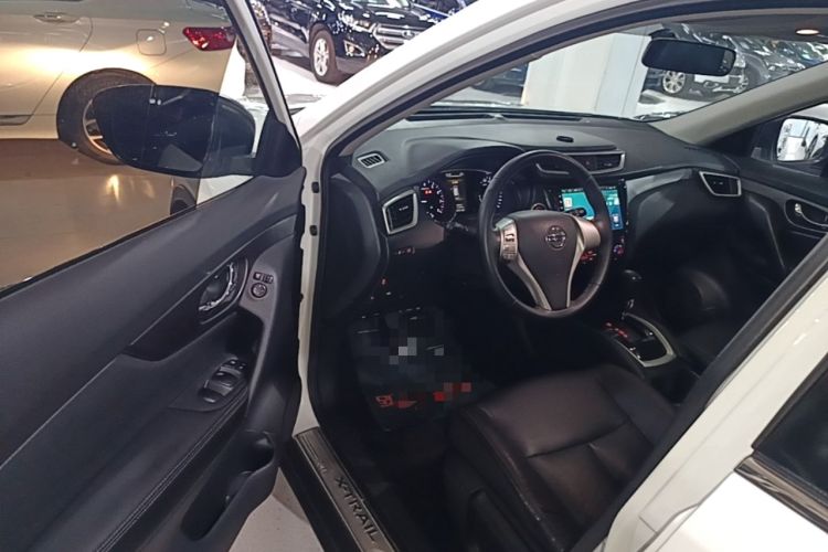 Used Nissan X-Trail 2014 2.0L CVT Comfort Edition 2WD Driver Seat