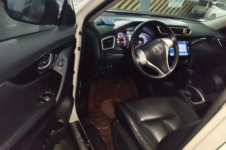 Used Nissan X-Trail 2014 2.5L CVT Luxury Edition 4WD Driver Seat
