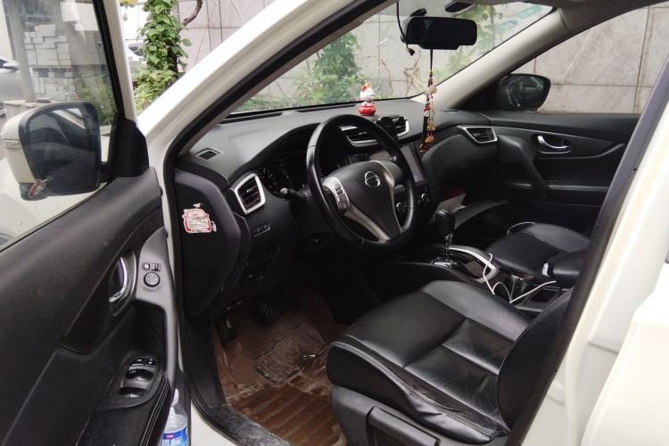 Used Nissan X-Trail 2014 2.0L CVT Comfort Edition 2WD Driver Seat