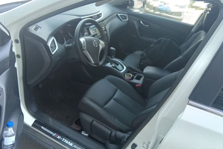 Used Nissan X-Trail 2014 2.0L CVT Comfort Edition 2WD Driver Seat