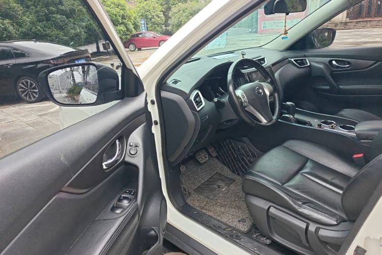 Used Nissan X-Trail 2014 2.0L CVT Comfort Edition 2WD Driver Seat