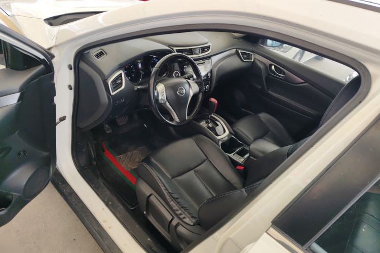 Used Nissan X-Trail 2014 2.0L CVT Comfort Edition 2WD Driver Seat