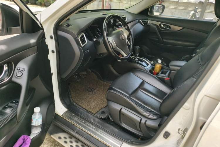 Used Nissan X-Trail 2014 2.0L CVT Comfort Edition 2WD Driver Seat